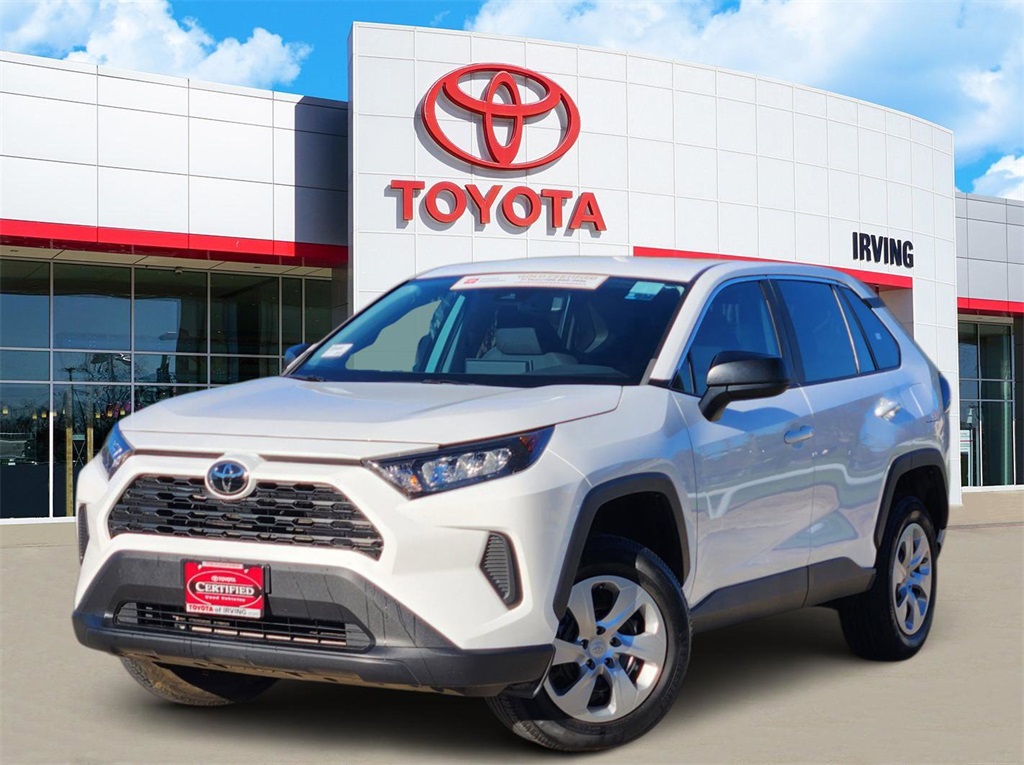2022 Toyota RAV4 LE's photo