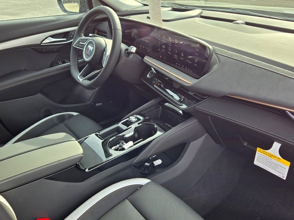 2025 Buick Envision Sport Touring photo 4