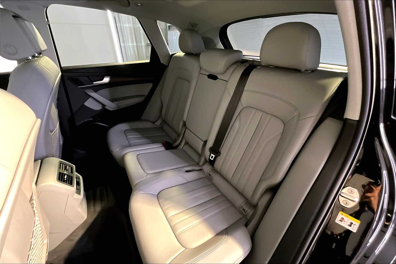 2023 Audi Q5 S line Premium Plus photo 18