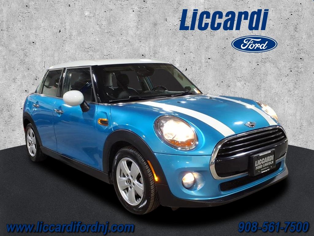 2018 MINI Cooper Base's photo