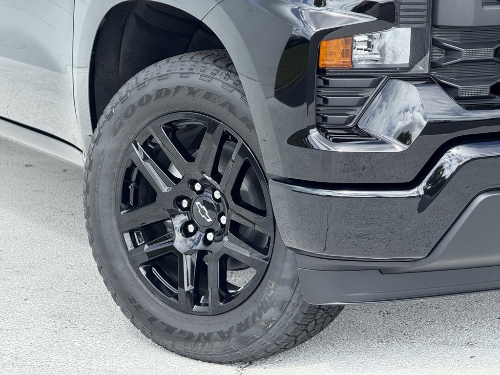 2026 Chevrolet Silverado 1500 Custom photo 4