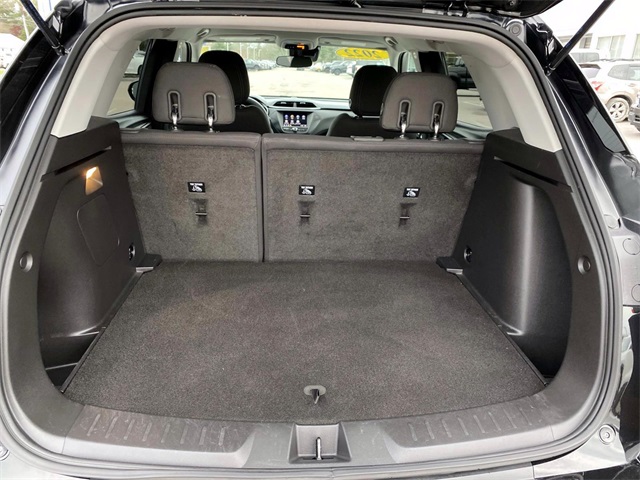 2022 Chevrolet Trailblazer LT photo 2