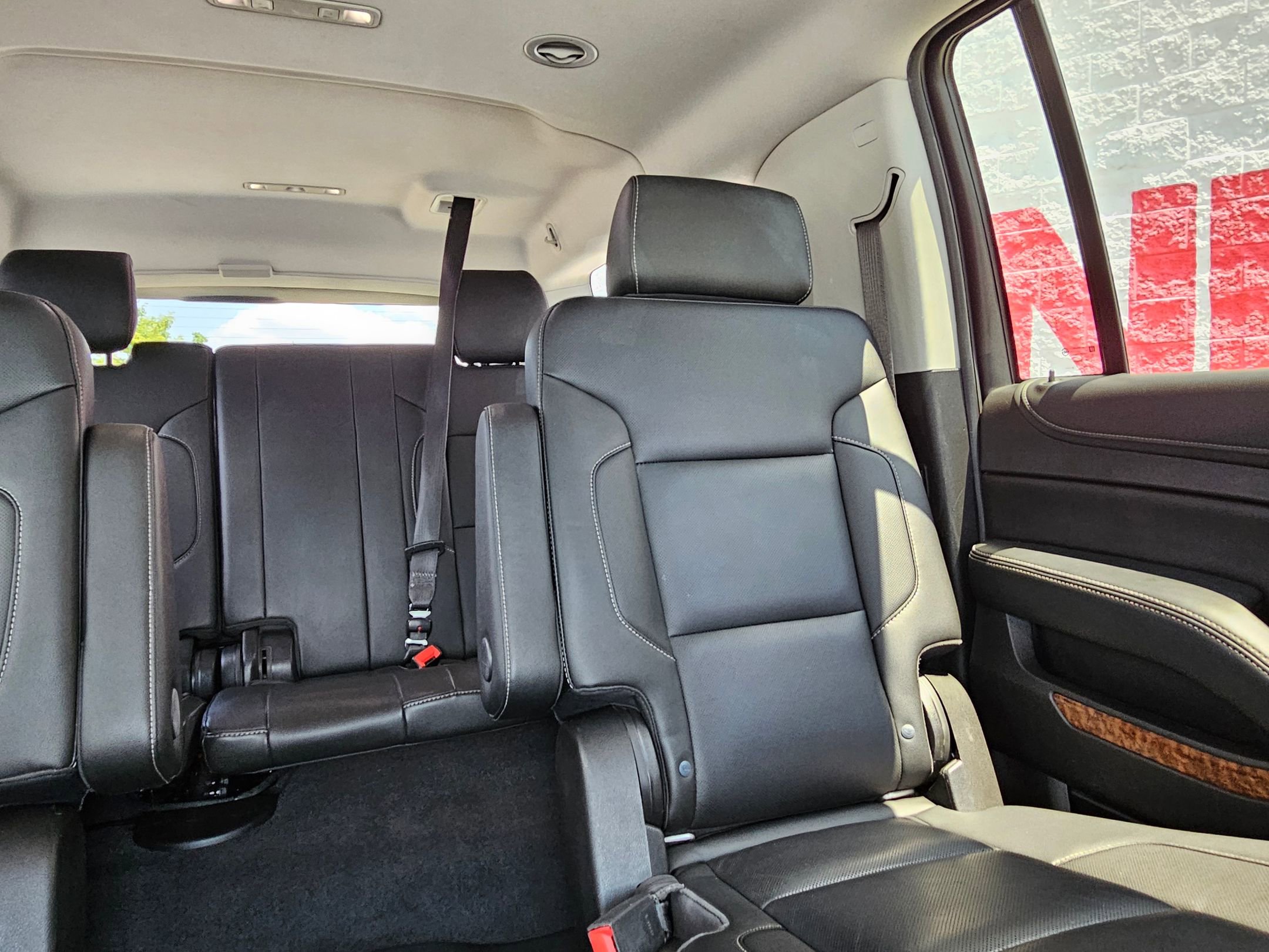 2020 Chevrolet Suburban Premier photo 26