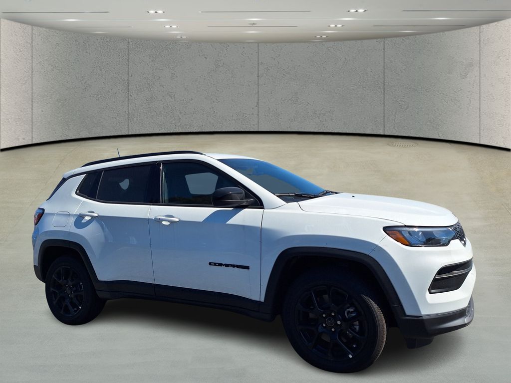 2026 Jeep Compass Latitude photo 3