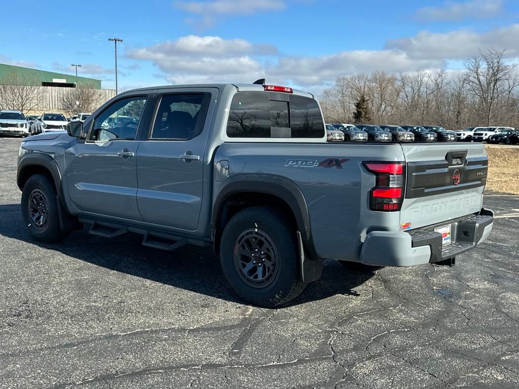 2025 Nissan Frontier PRO-4X photo 4