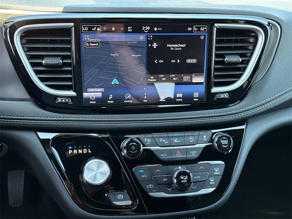 2025 Chrysler Pacifica photo 28