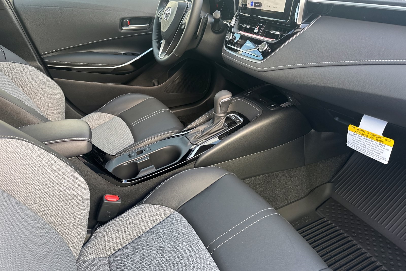 2025 Toyota Corolla XSE photo 16