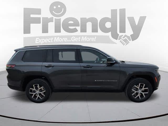 2025 Jeep Grand Cherokee Limited photo 4