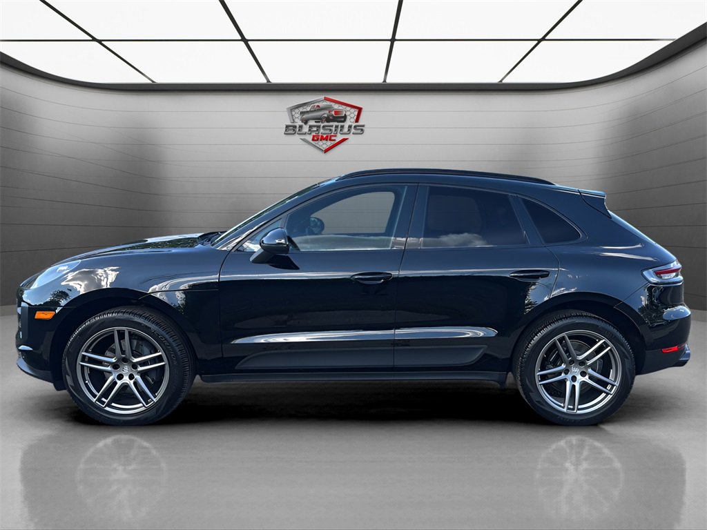 2020 Porsche Macan photo 2