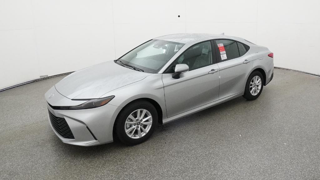 2026 Toyota Camry LE's photo