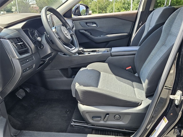2023 Nissan Rogue SV photo 5