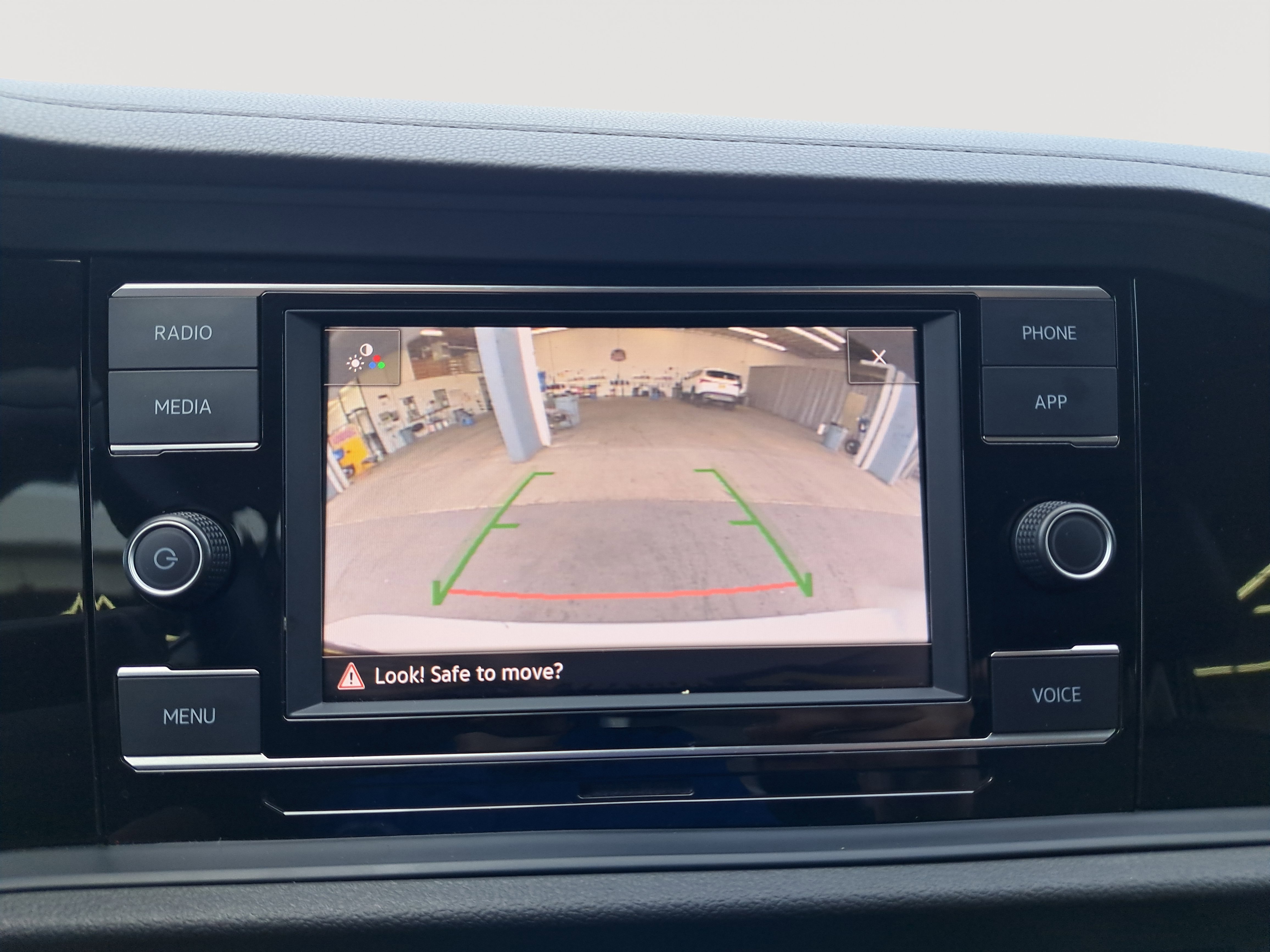 2024 Volkswagen Jetta SE photo 3