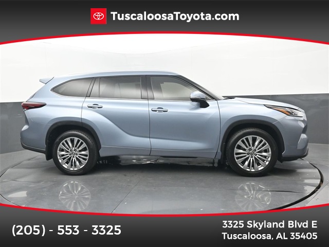 2024 Toyota Highlander Platinum's photo