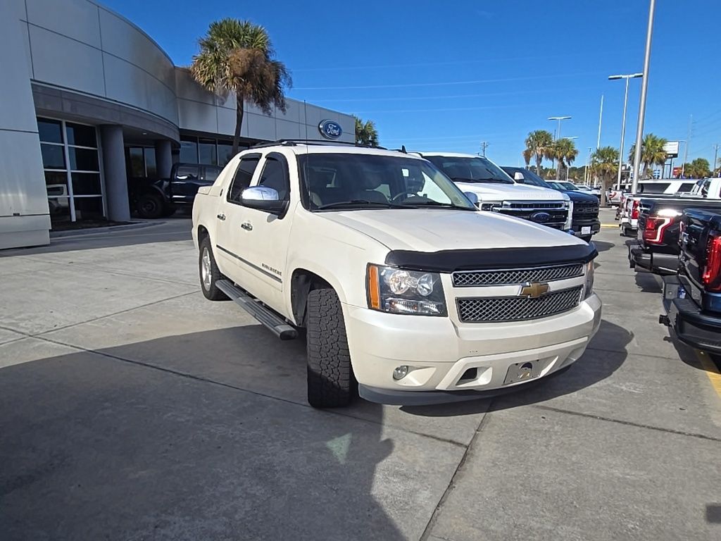 2013 Chevrolet Avalanche LTZ's photo