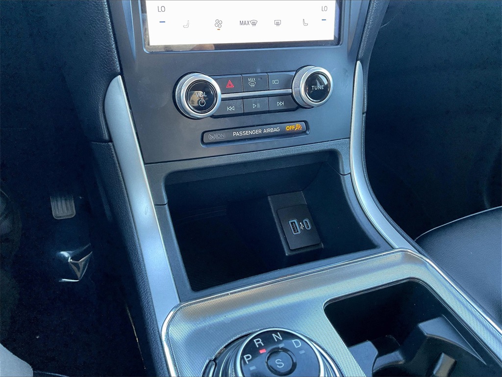2022 Ford Edge SEL photo 24