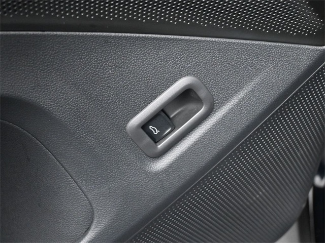 2025 Volkswagen Tiguan SE photo 20
