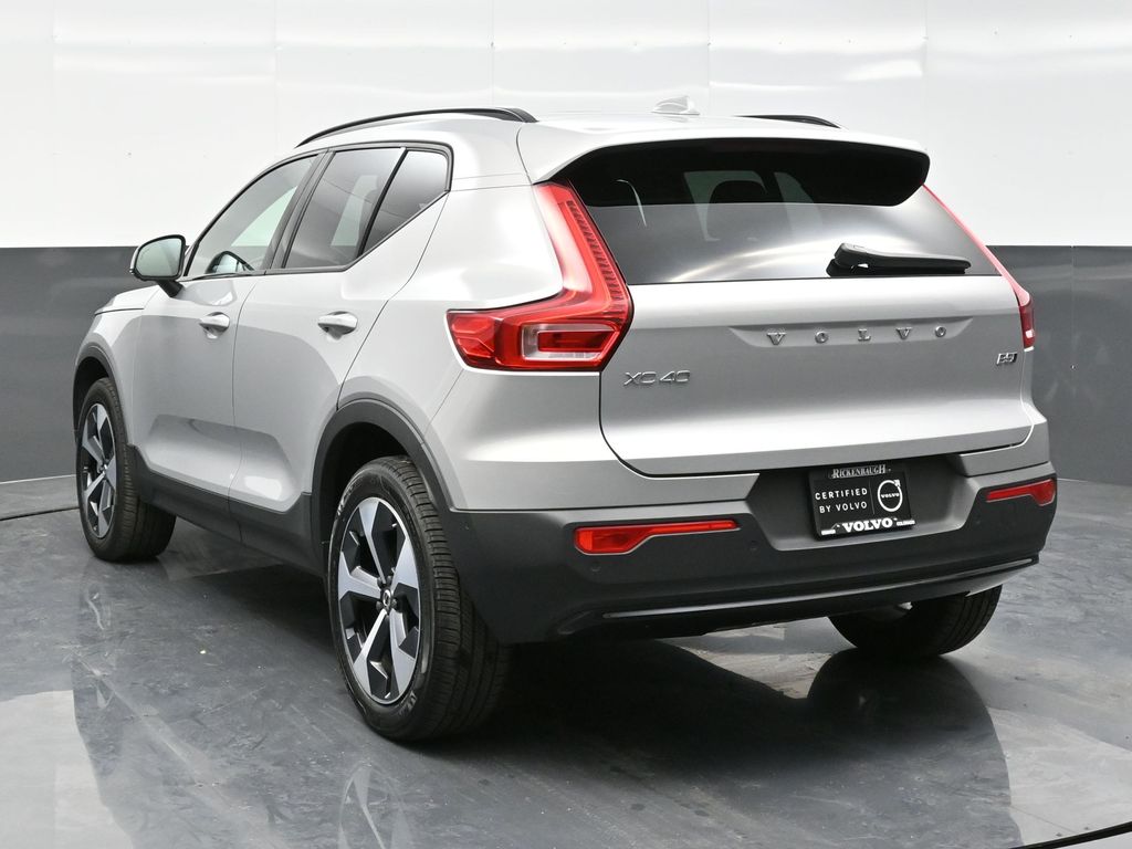 2024 Volvo XC40 Plus photo 4