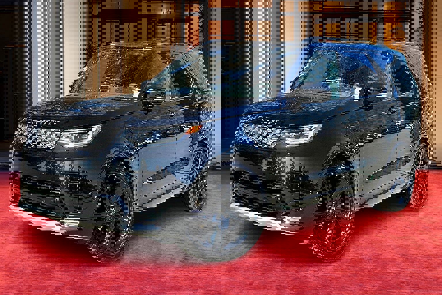 2026 Land Rover Discovery Tempest Edition