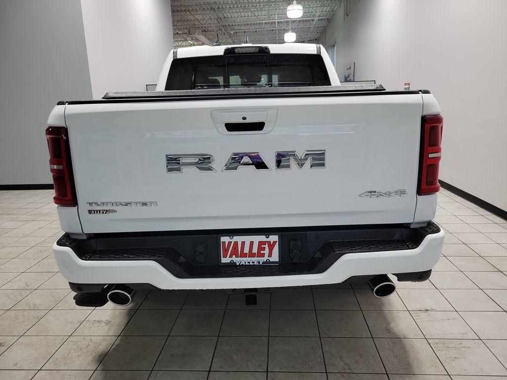 2025 Ram 1500 photo 4