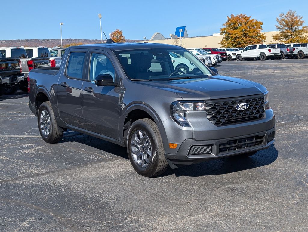 2025 Ford Maverick XLT photo 2