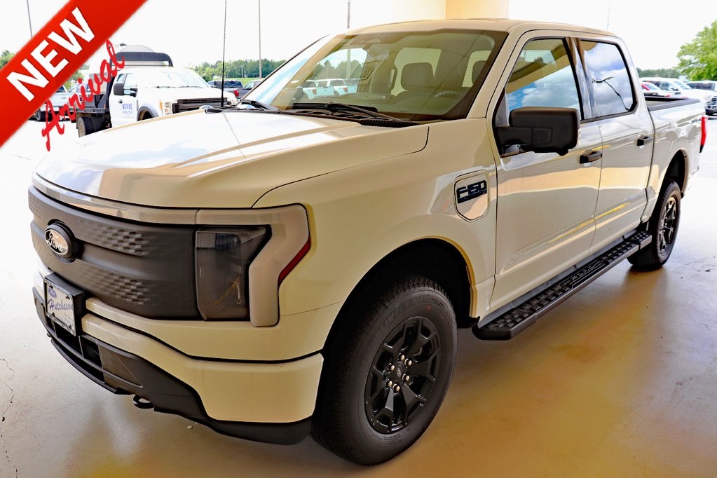 Used 2025 Ford F-150 Lightning XLT with VIN 1FTVW3LK1SWG13649 for sale in Saint James, MO