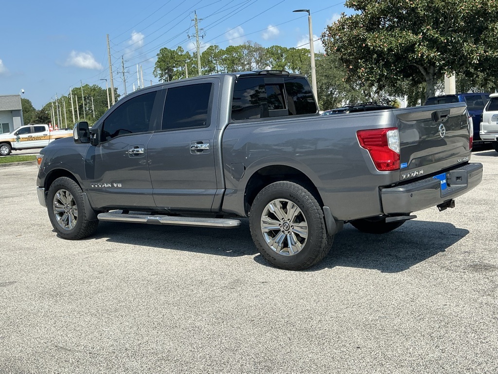 2019 Nissan Titan SL photo 8