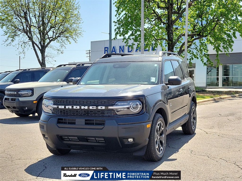 2025 Ford Bronco Sport Outer Banks photo 2