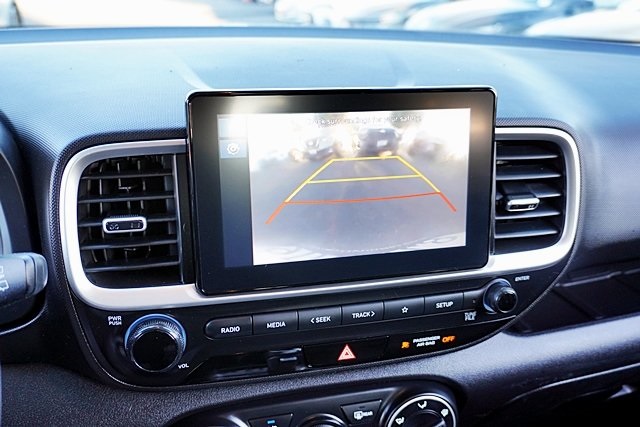 Used 2023 Silver Hyundai SE image 25