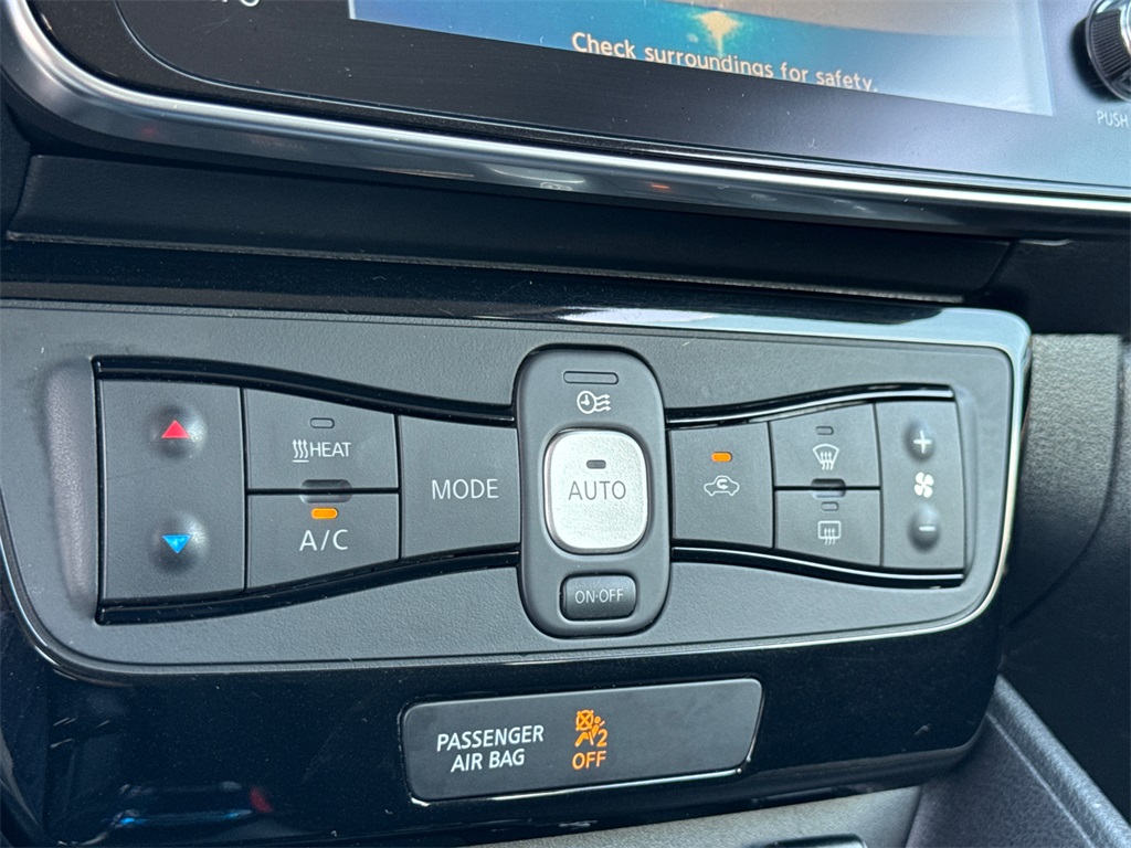 2019 Nissan Leaf SV photo 27
