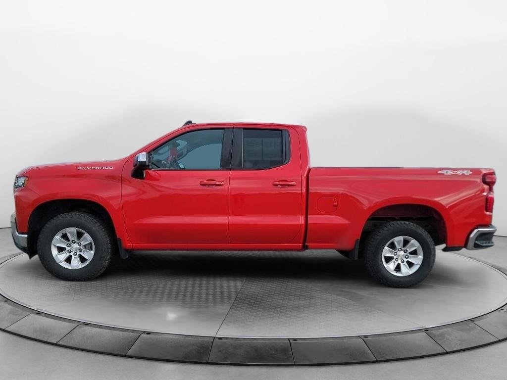 2019 Chevrolet Silverado 1500 LT photo 2