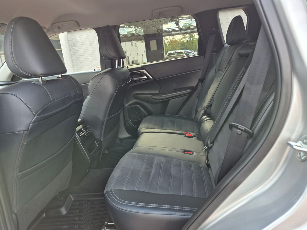 2024 Mitsubishi Outlander SE Black Edition photo 21