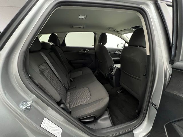 2024 Kia Sportage LX photo 32
