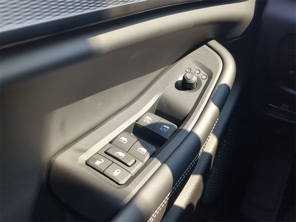2025 Jeep Grand Cherokee Altitude X photo 17