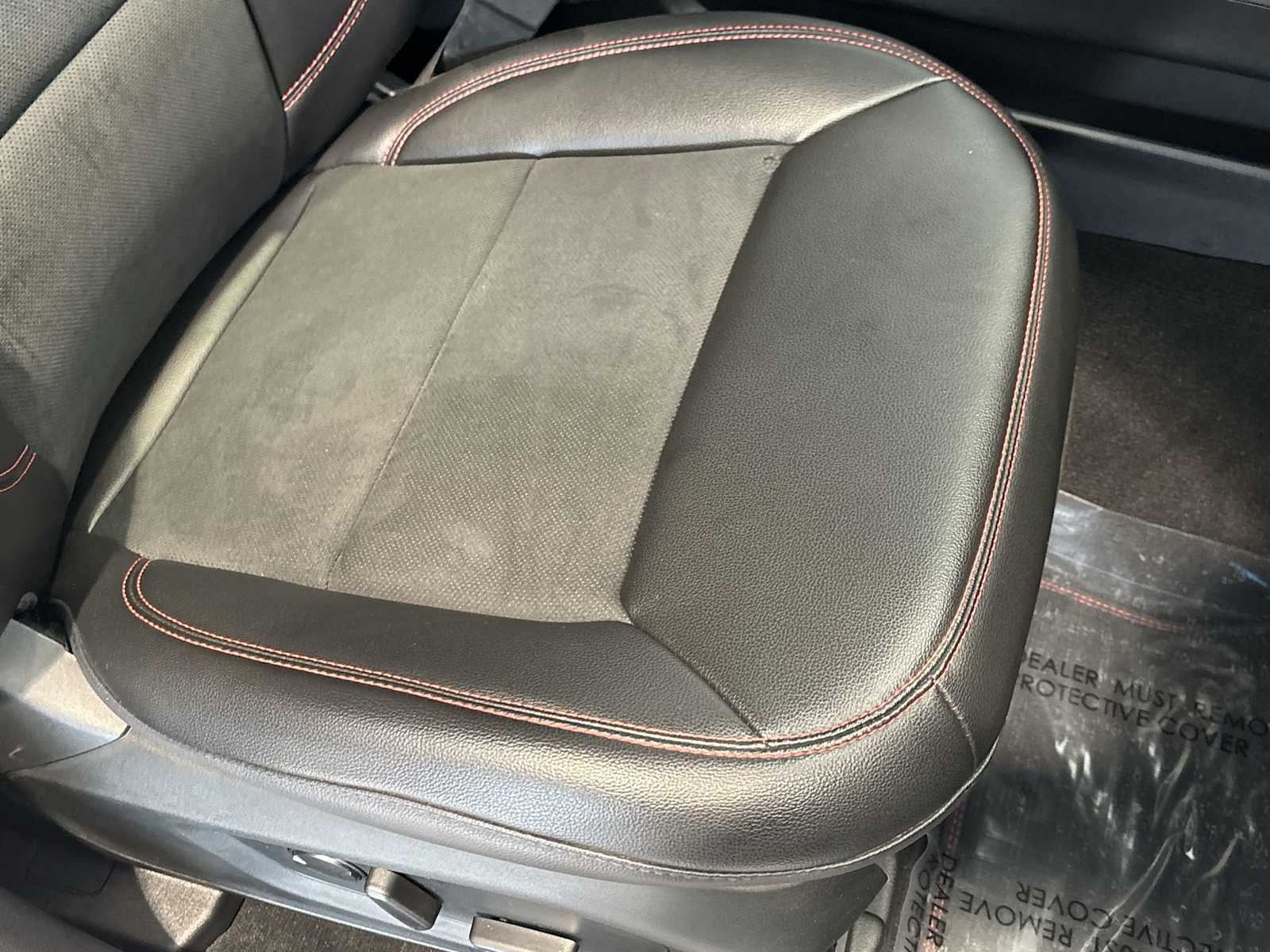 2022 Ford Explorer ST-Line photo 25