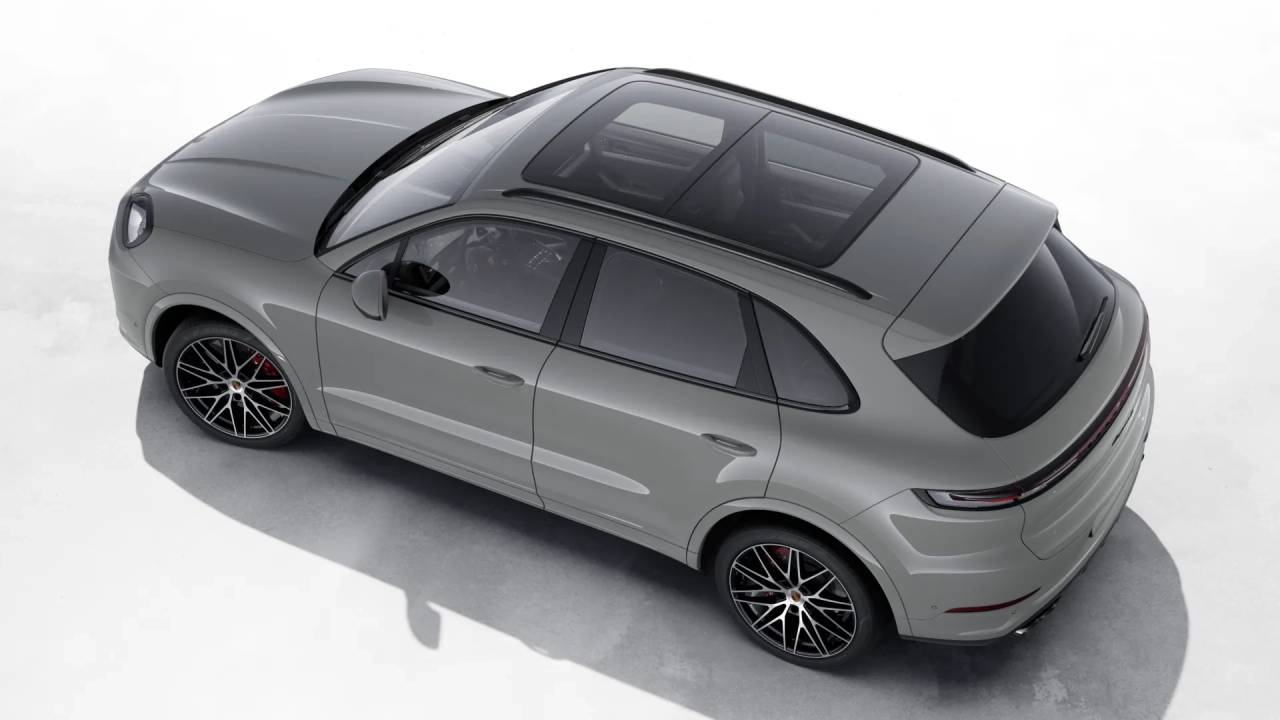 2026 Porsche Cayenne S photo 4