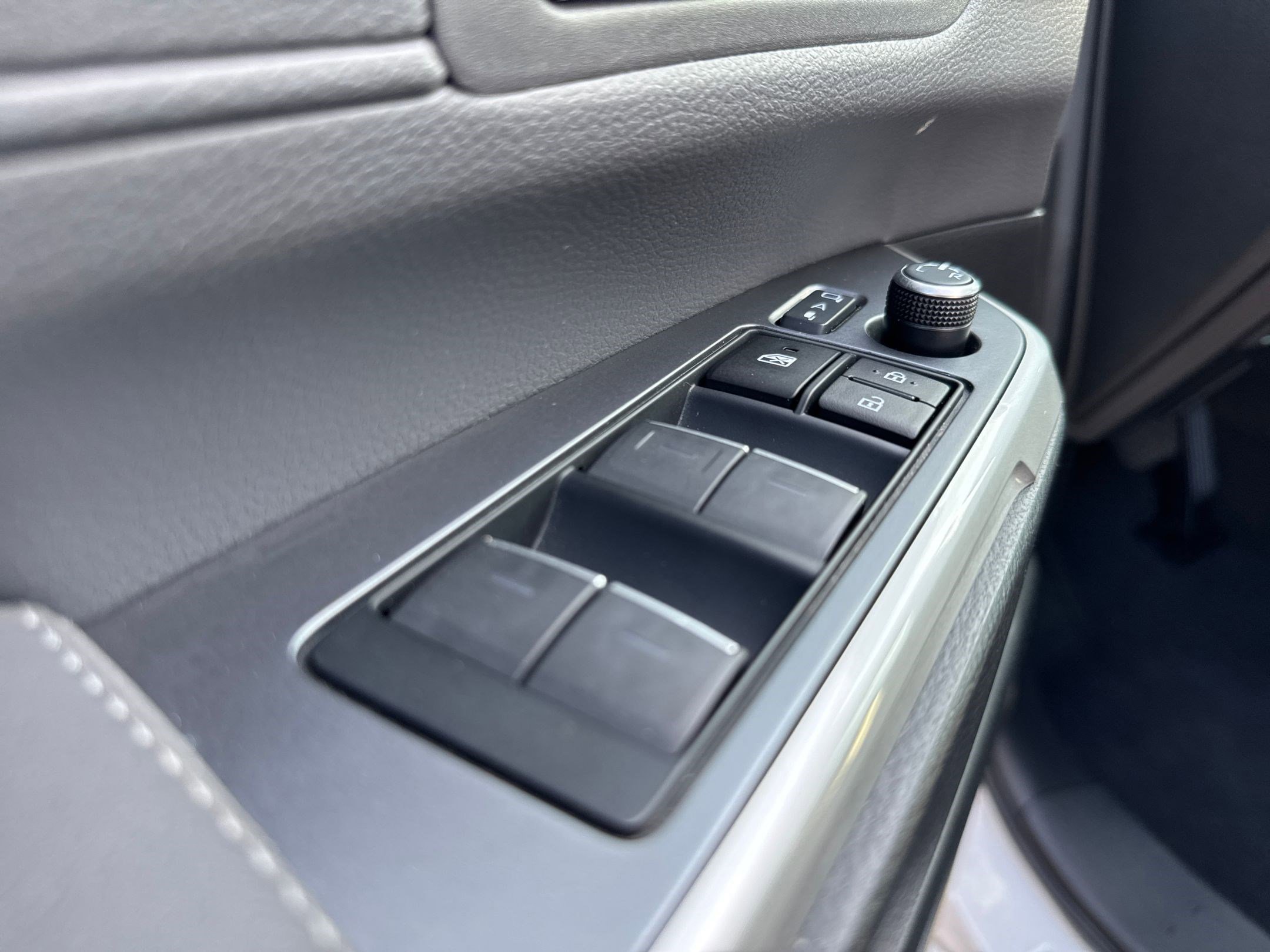2023 Toyota Sienna XSE photo 26