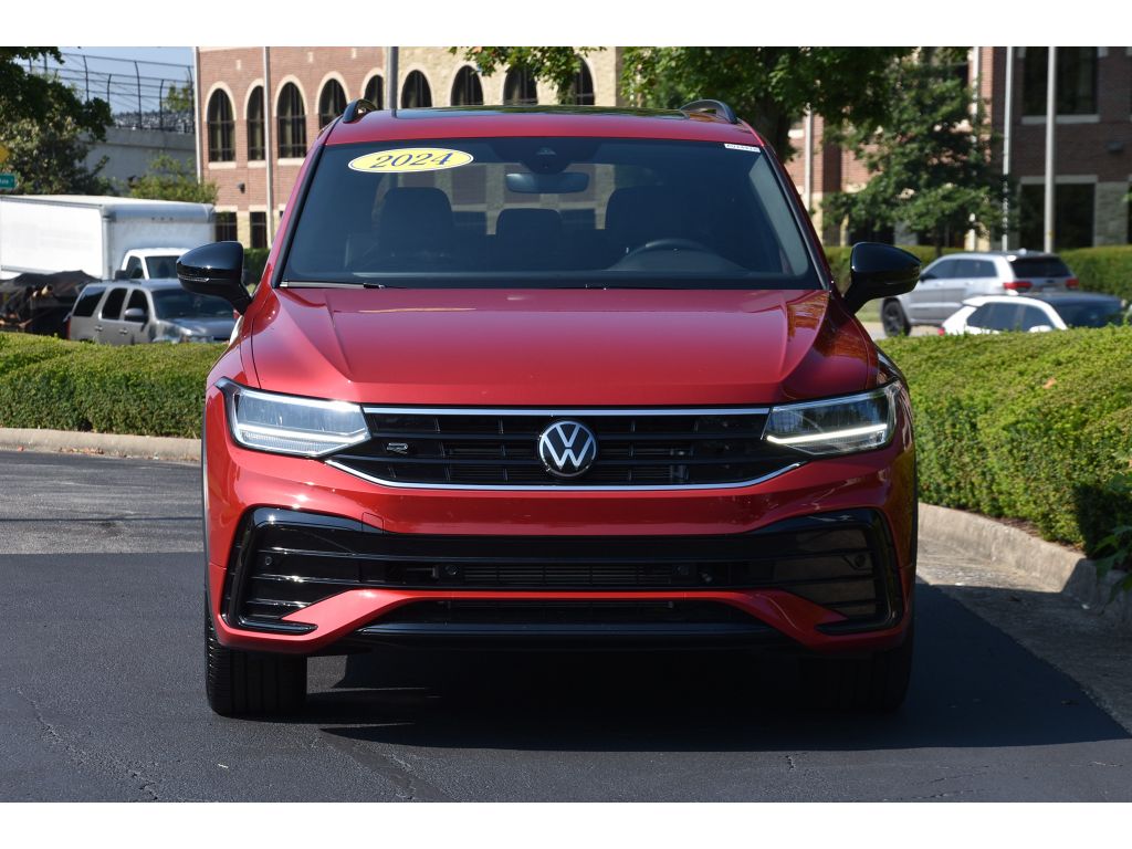2024 Volkswagen Tiguan SE R-Line Black photo 9