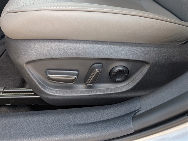 2021 Toyota Avalon Limited photo 13