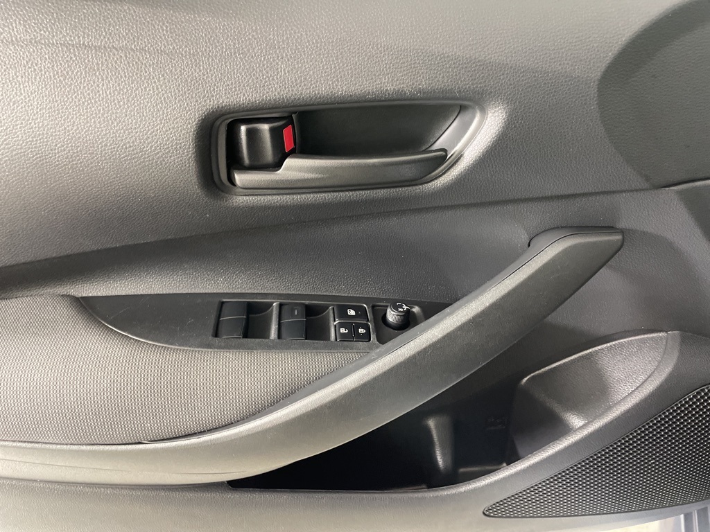 2022 Toyota Corolla LE photo 17