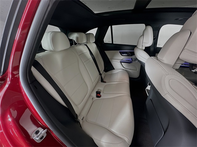 2025 Mercedes Benz GLC 300 photo 25