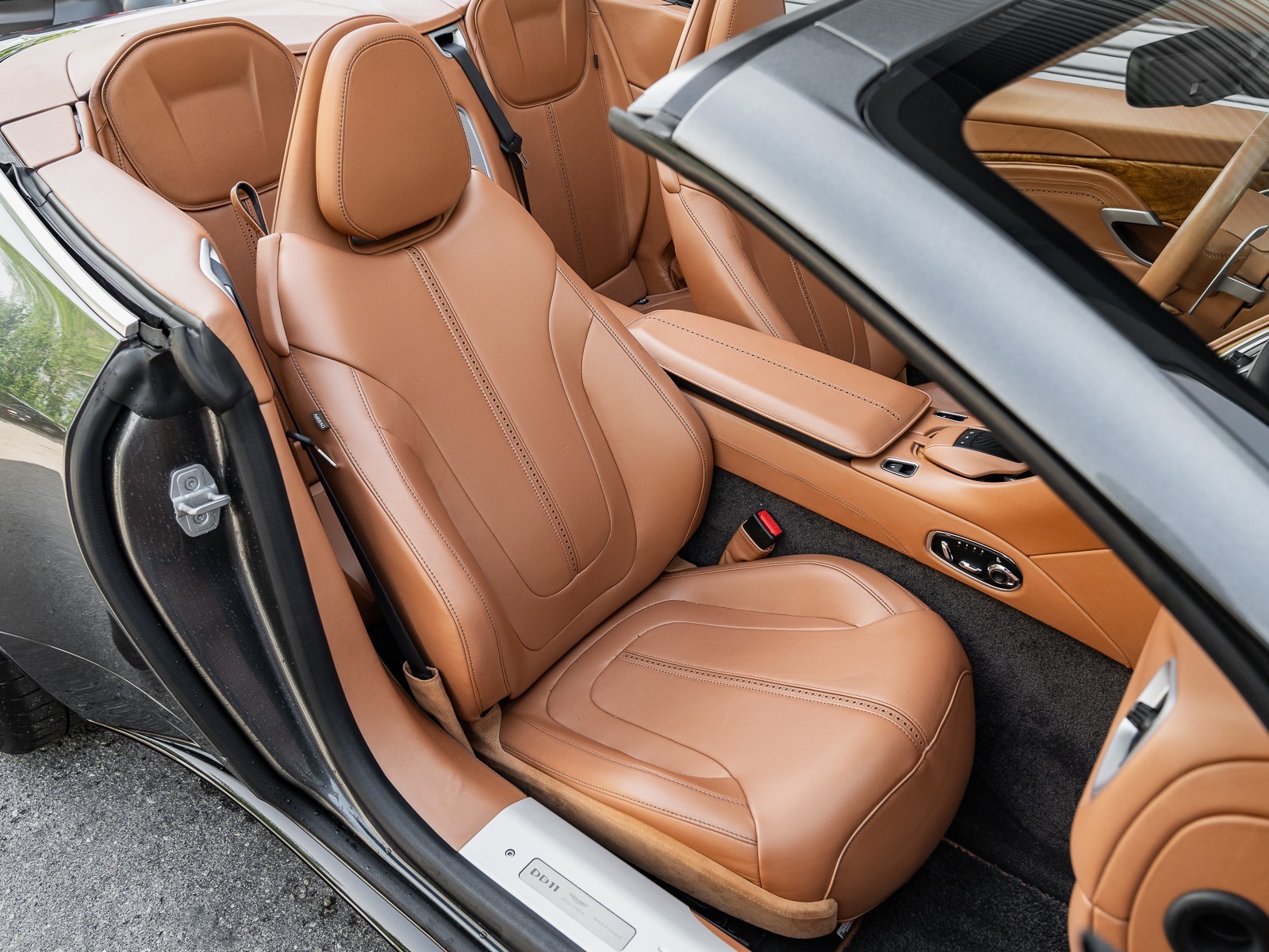 2019 Aston Martin DB11 AM5 photo 4