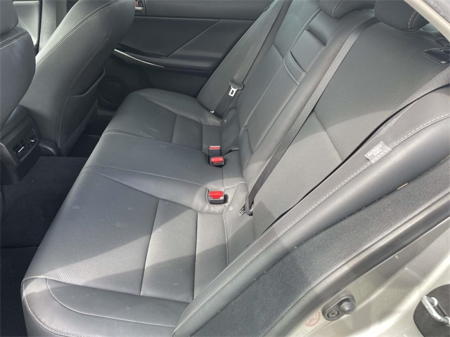 2018 Lexus IS 300 photo 11