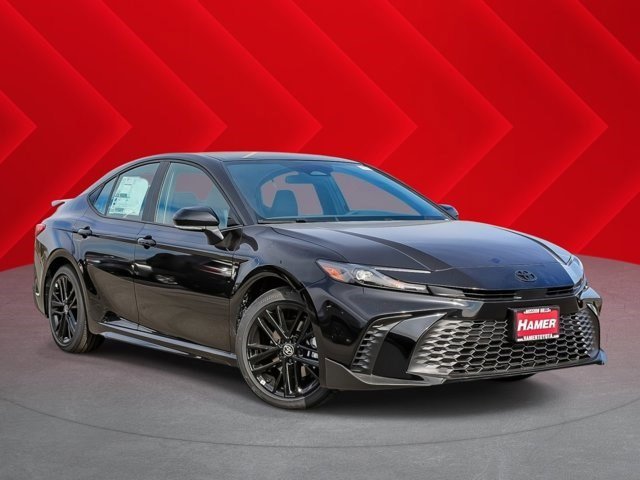 2026 Toyota Camry SE's photo