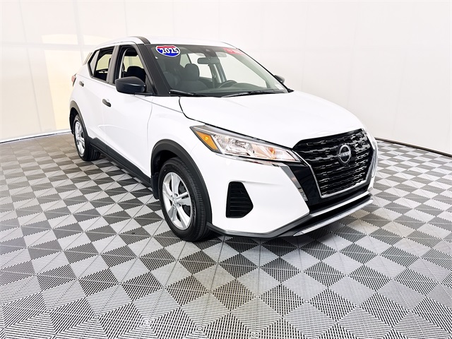 2025 Nissan KICKS PLAY Base