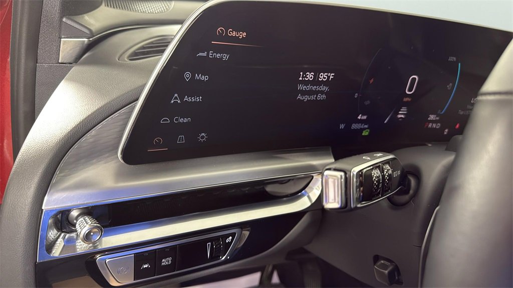 2024 Cadillac Lyriq Luxury photo 19
