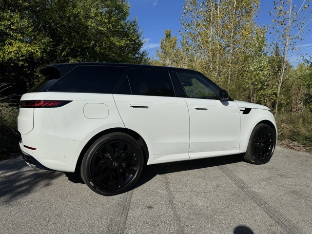 2025 Land Rover Range Rover Sport SE photo 5
