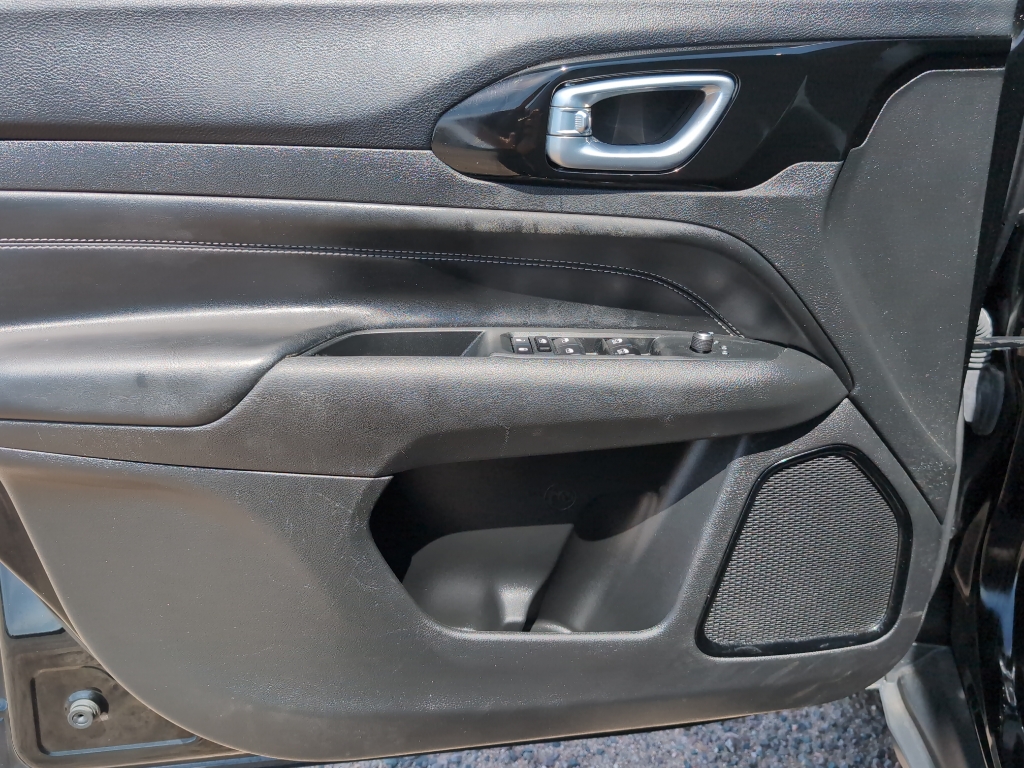 2023 Jeep Compass Altitude photo 11