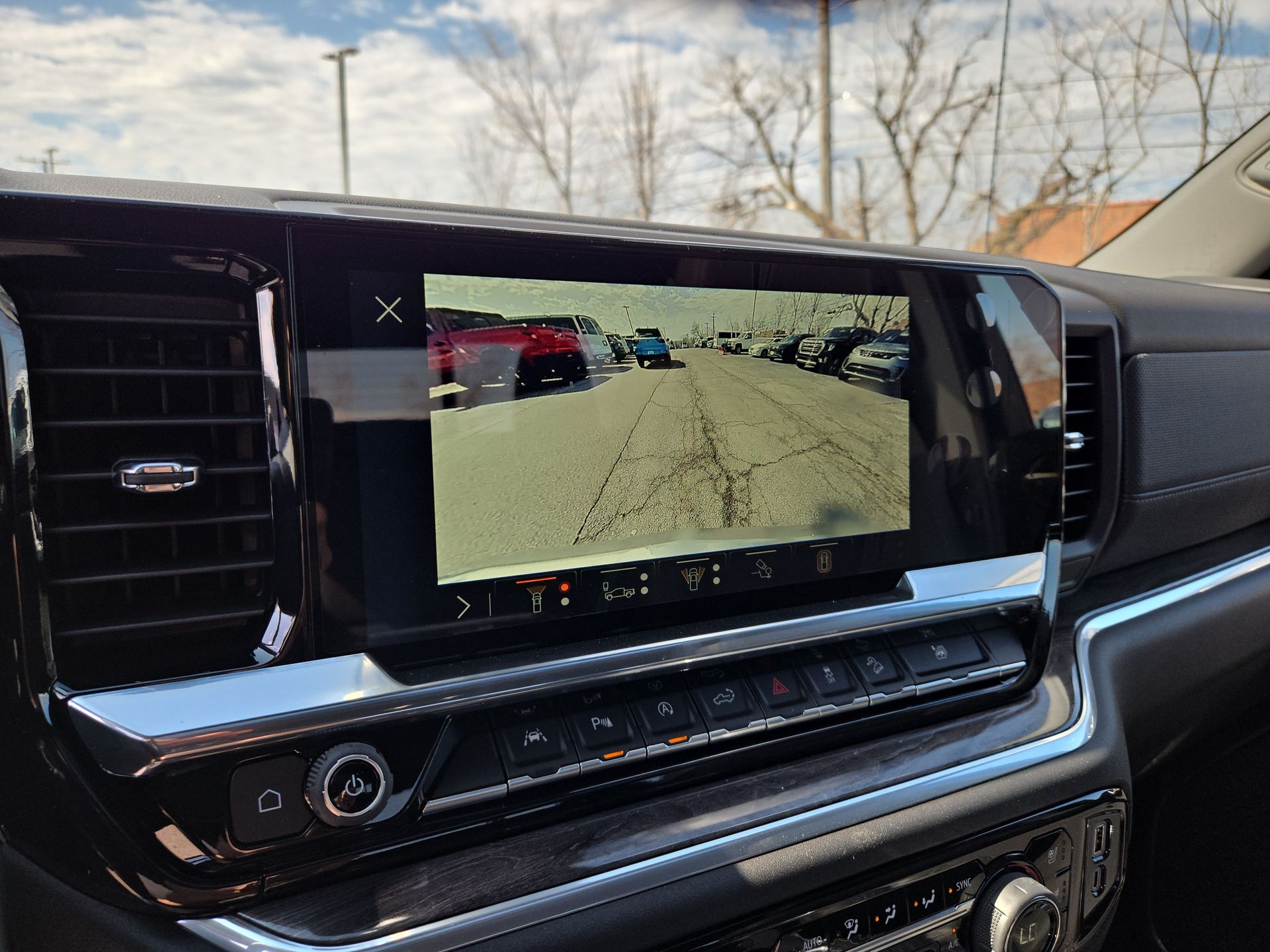 2025 Chevrolet Silverado 1500 LTZ photo 19