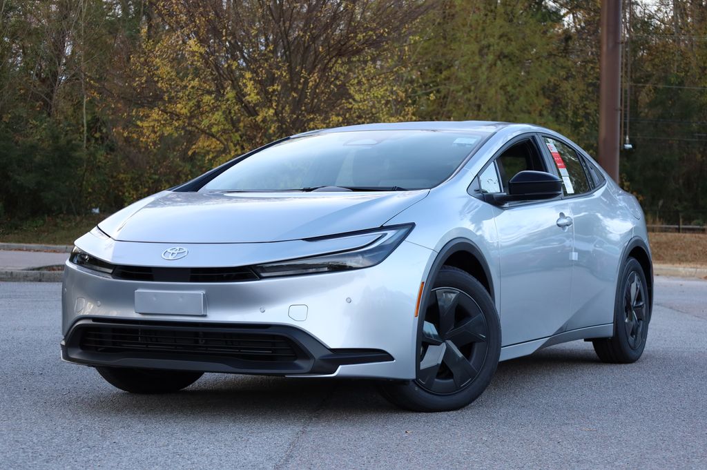 2026 Toyota Prius LE's photo