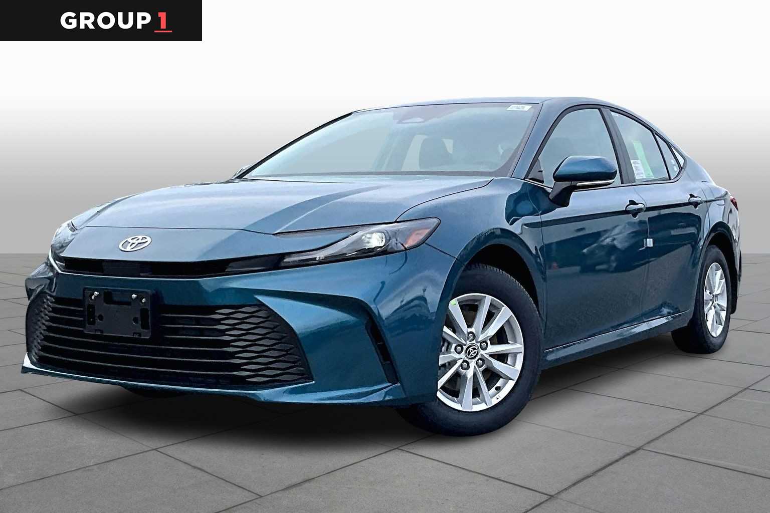 2026 Toyota Camry LE's photo